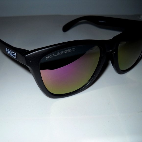 Oakley Accessories - Women's Oakley Polarized Sunglasses "Like New"